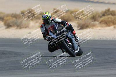 media/Mar-28-2022-Superbike Trackdays (Mon) [[b8603d0f67]]/Open Track Time/Turn 16/